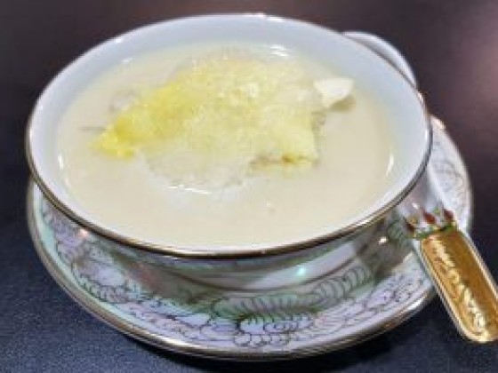 榴莲燕窝炖牛奶的做法